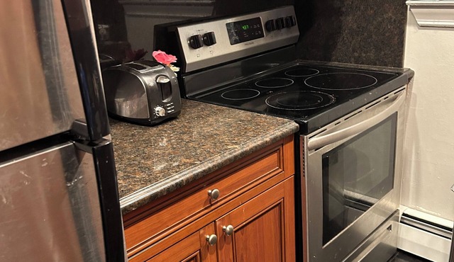 Spacious 2-bedroom apartment with AC, WiFi in charming Hauppauge, NY in Hauppauge