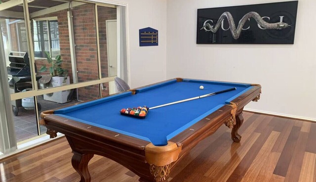 Spacious 5BR House in Hallam Pool table BBQ Netflix WIFI parking in Hallam
