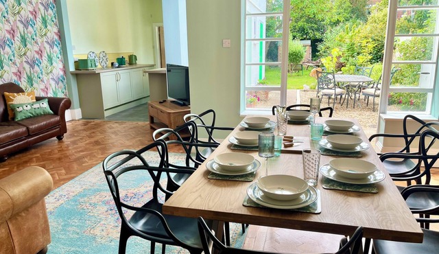 Spacious semi-detached Southsea House in Portsmouth