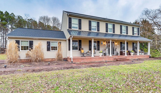 Spacious Trappe Getaway w/Outdoor Pool & Gazebo! in Trappe