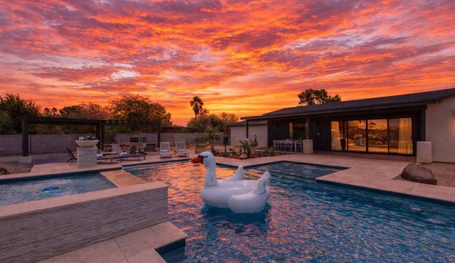 Sport & Splash - Pickle ball - Sports Court -Pool in Scottsdale