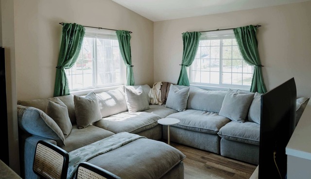 steps to downtown, 4 bedrooms, close to SCSU in St. Cloud