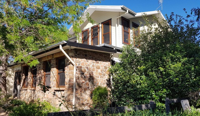 Stunning Home with Beautiful Semi Rural & Ocean Views. Close to town and beach in Milton