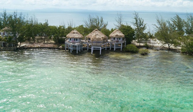 Stunning Ocean Views Bungalow w/Private Walk-In Shower - A/C Included in Dangriga