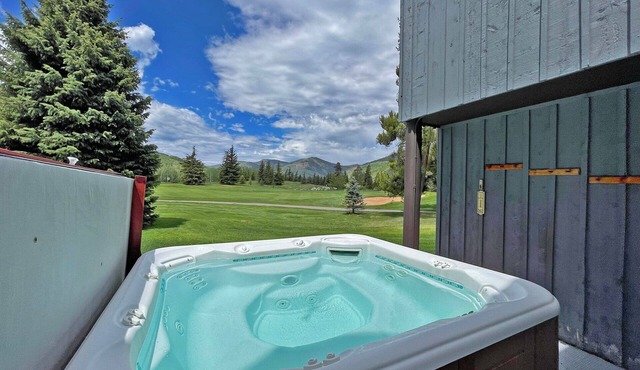 *Summer Sale* Right on Fairway, Private Hot Tub & Sauna, Minutes From Vail Village/Golden Peak in Vail