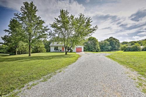 'Sunset Haven' Excelsior Springs Home on 3 Acres! in Excelsior Springs