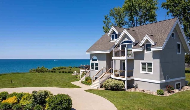 Sunset Haven | Hot Tub | Beach Access | Near Town in South Haven