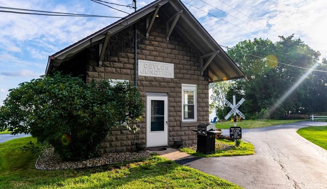 The Depot Lakefront historic train depot King loft in Berlin Township