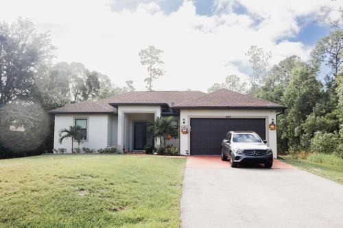 The Nesting Gem in Orangetree