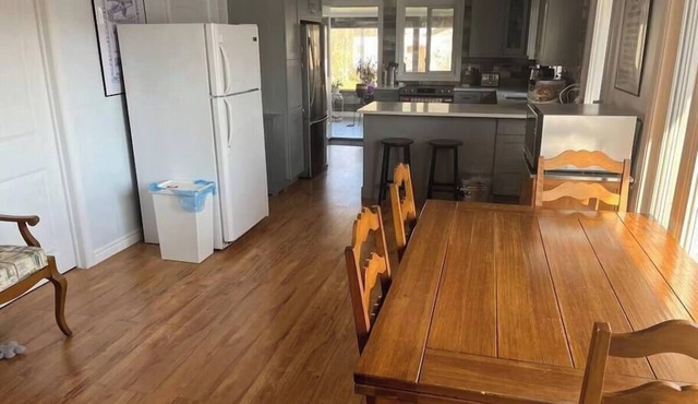 This cozy three bedroom, two bathroom cottage is a perfect choice for a family getaway in Belleville