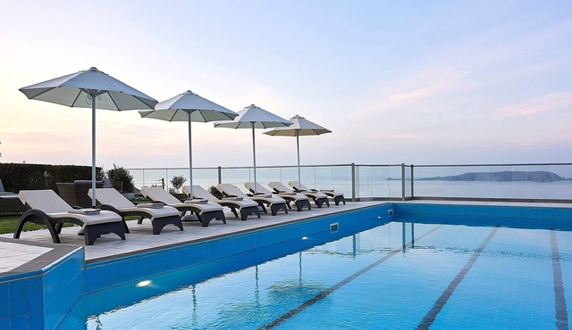 Villa Ada -5 bedrooms villa with a heated pool & heated hot tub. Amazing view ! in Gouves