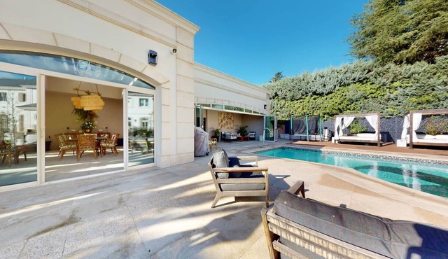 Villa in Madrid with 6 bedrooms sleeps 12 in Madrid