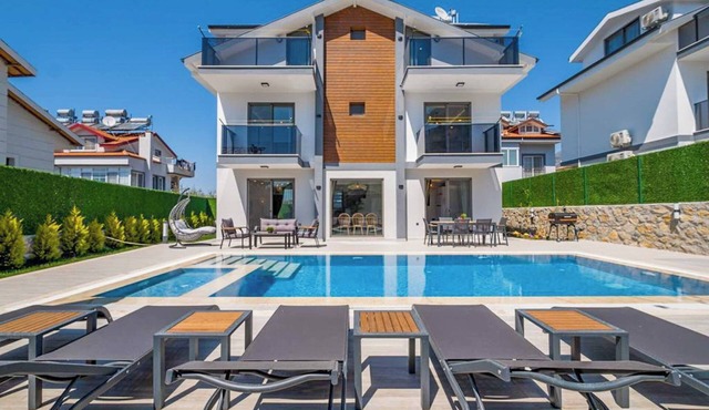 Villa Ophelia Iki - Four Bedroom Villa, Sleeps 8 in Ölüdeniz Belediyesi