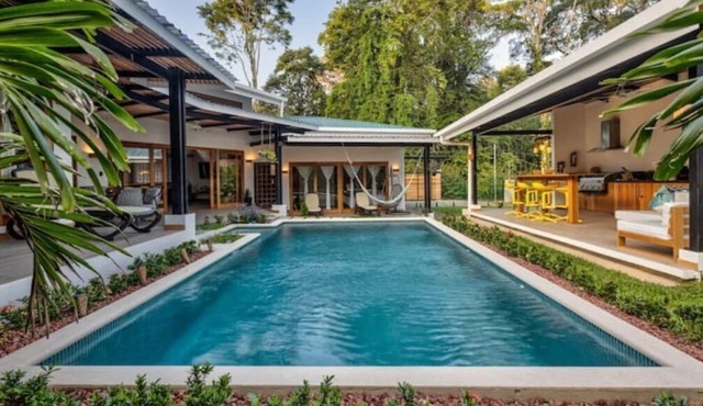 Villa Port Vell, new home 4 BR/4 BA, pool and bar! Now with A/C in Punta Cocles