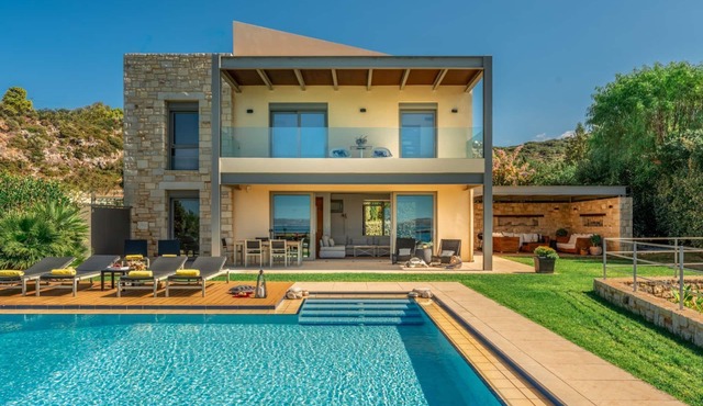 Villa Strix - Three Bedroom Villa, Sleeps 6 in Almyrida