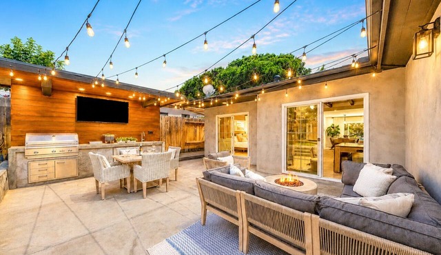 Walk To Beach W/Jacuzzi, Perfect for Families! in San Diego