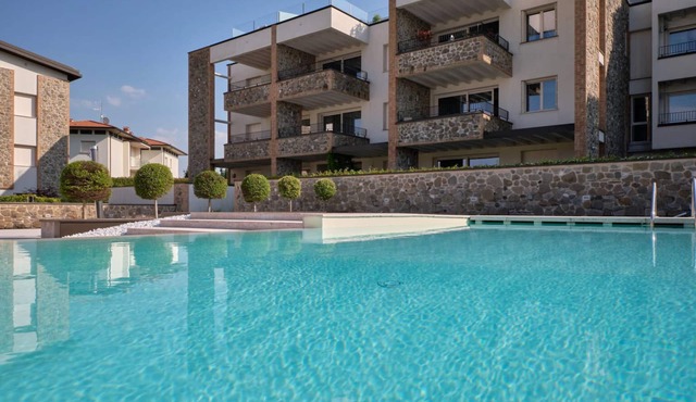 Warda B11 Apartment With pool for 5 pax Exclusive Holigarda in Desenzano del Garda