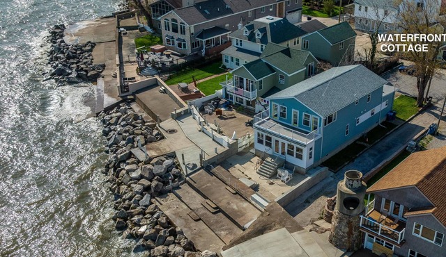 Waterfront Cottage on Lake Erie in Huron