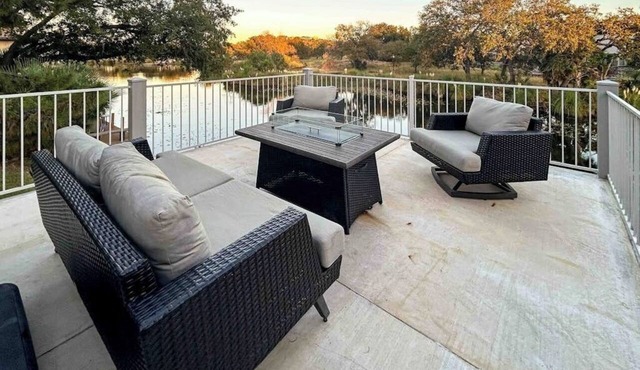 Waterfront, dog-friendly home with lake views, private boat dock in Horseshoe Bay