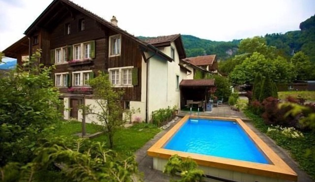 Wenger 5-bed flat in Meiringen