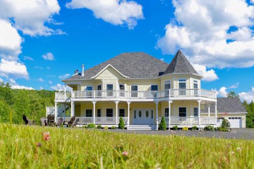 Windham Manor on 45 Acres - 5 Mi to Ski Resort! in Windham