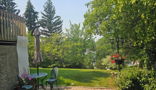 Window Hill cozy apartment Suite in Scenic St. Albert in St. Albert
