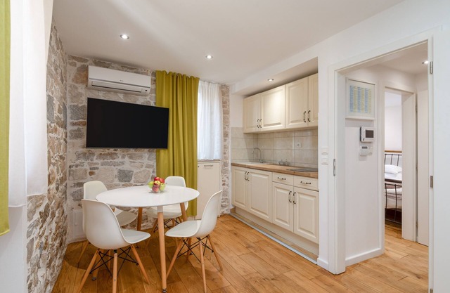 3 - beautiful modern apt in the heart of Split in Split