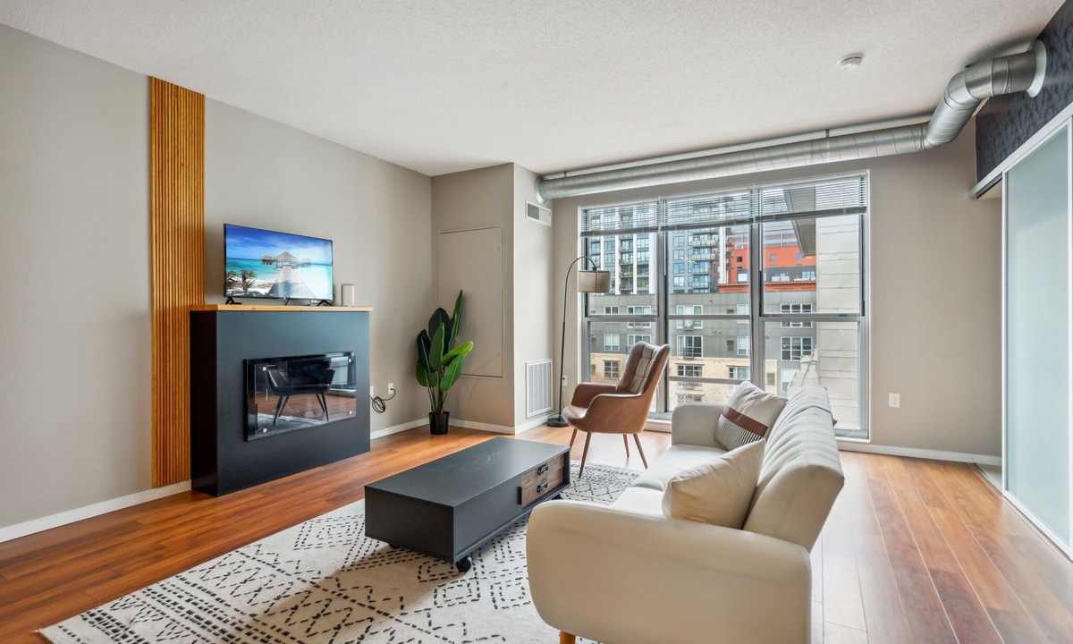 Mill District Apartment | CozySuites 2BR Mill District with pool, gym # 01