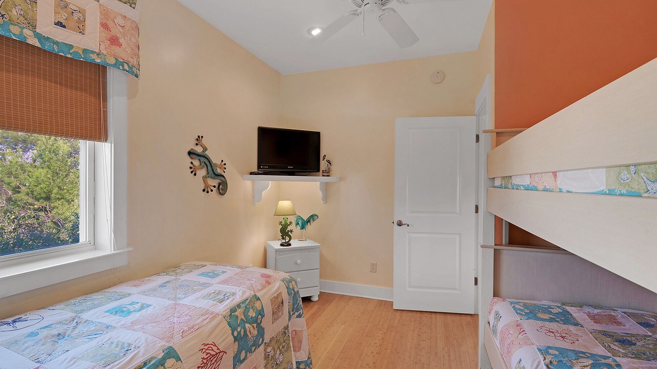 Photo of Bedroom in Crystal Beach