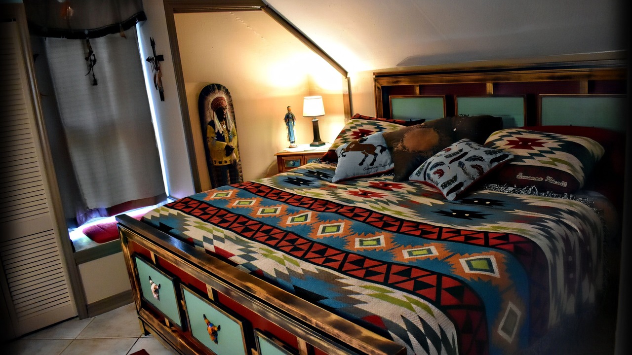 Photo of Bedroom in Eureka Springs Historic District
