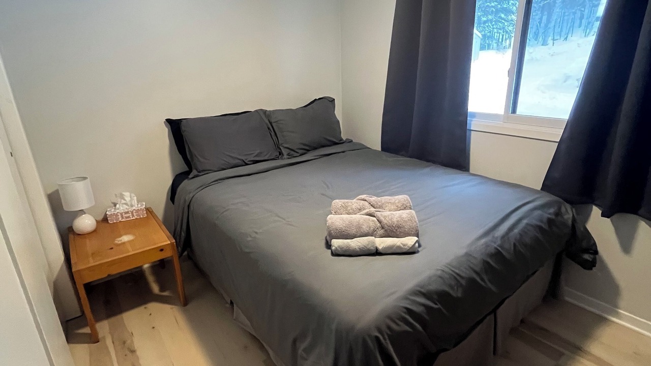 Photo of Bedroom in Lake of Bays