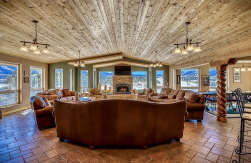 Del Norte House | Indoor heated pool, hot tub, sauna with mountain views, wildlife and solitude.