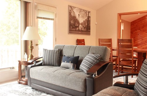 Algoma House | SUNRISE CREEK | Private Beach House Near Door County