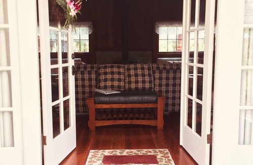 Volcano Cottage | Historic Sugar Era Home Close to National Park – A Local Staycation Favorite!