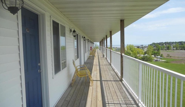 Coho Motel and Suites in Kewaunee