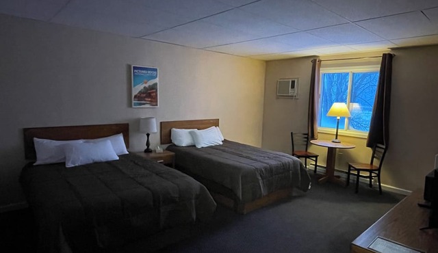 Fletchys Pictured Rocks Resort in Grand Marais