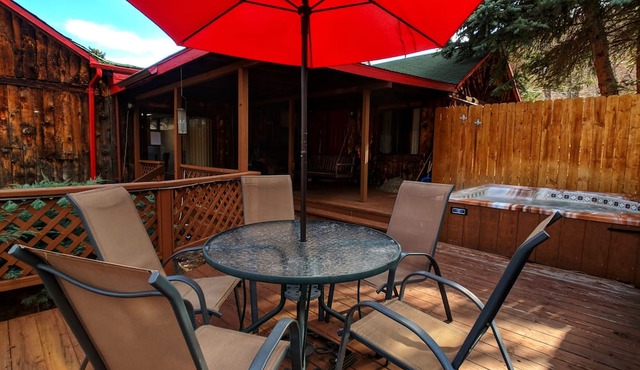 Foot of the Mountain Motel in Boulder