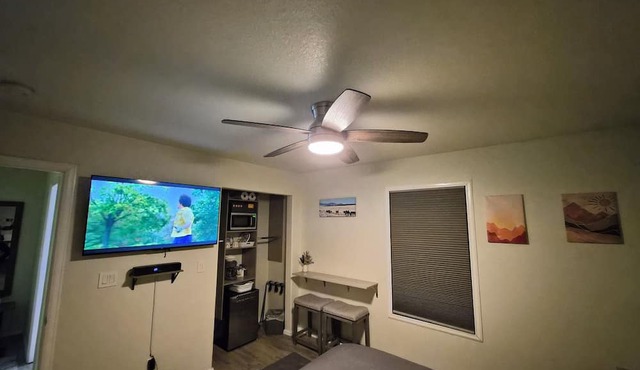 Cozy & Clean Casita w/Hammocks & Disc Golf in Walsenburg