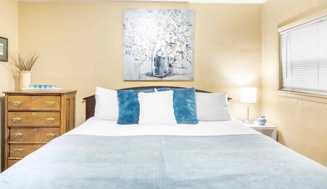 Idyllic retreat near the Incline, nestled in Manitou’s breathtaking landscapes. in Manitou Springs