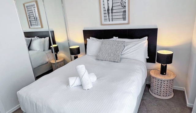 Luxury Sierra Grand Stay Ocean Views 3BR Level 18 in Broadbeach
