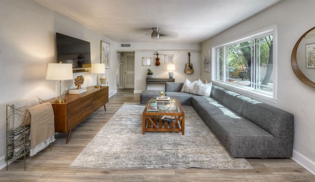 Stay Here, Feel at Home: Your Perfect UofA Adjacent Pet-Friendly Retreat in Tucson