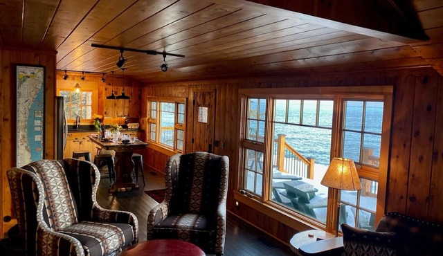 Lorelei of the Lake - Charming Cabin & Guest Cabin on the Shore of Lake Superior in Lutsen