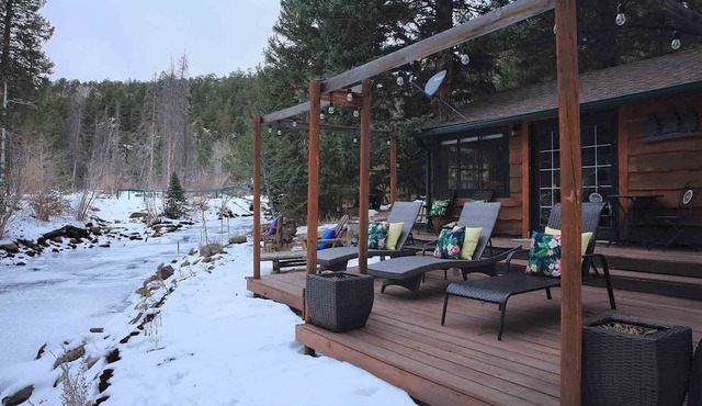 River Bend Mountain Retreat in Lyons