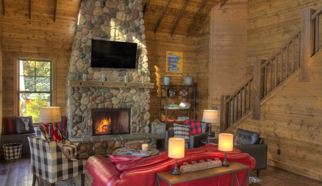 Modern Rustic Cabin-Includes Pontoon Boat & Sunsets on Fantastic Lakeside Porch! in Crosslake