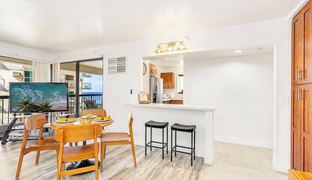 Ocean View Paradise Escape at Waikiki Beach Tower Near Shops & Restaurants in Honolulu