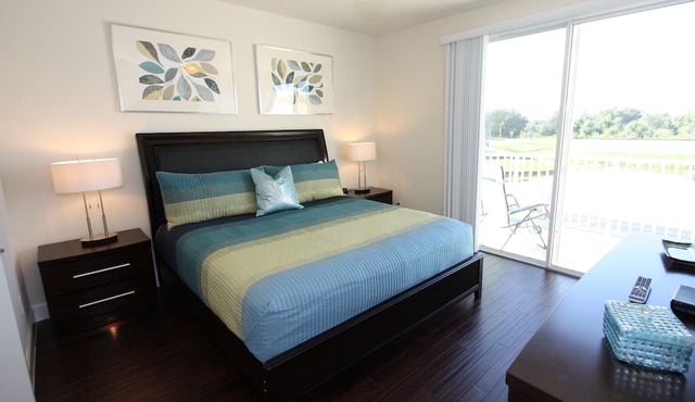 Outstanding, owner operated Townhome, even a TV in the pool area! in Clermont
