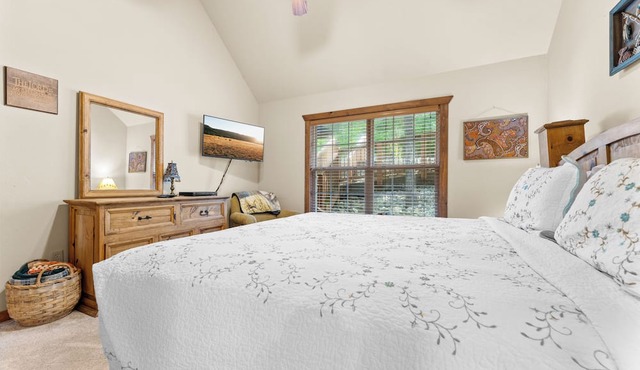 Stunning 2 bed, 2 bath lodge located at Stonebridge Resort! Close to Branson! in Branson West
