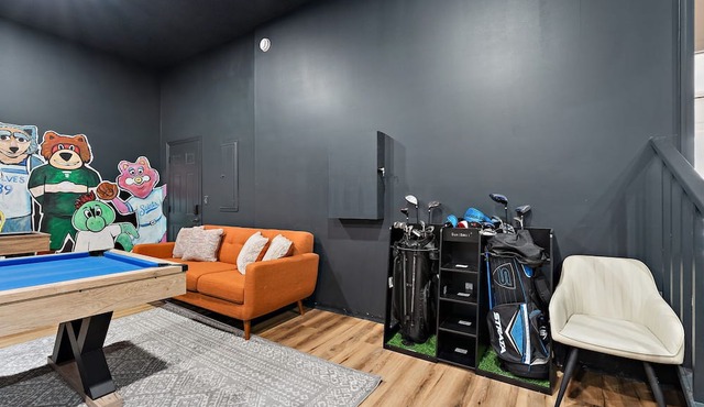 LUXURY 6-BEDROOM HOME FOR 16 GUESTS Twin Cities, MN in South Saint Paul