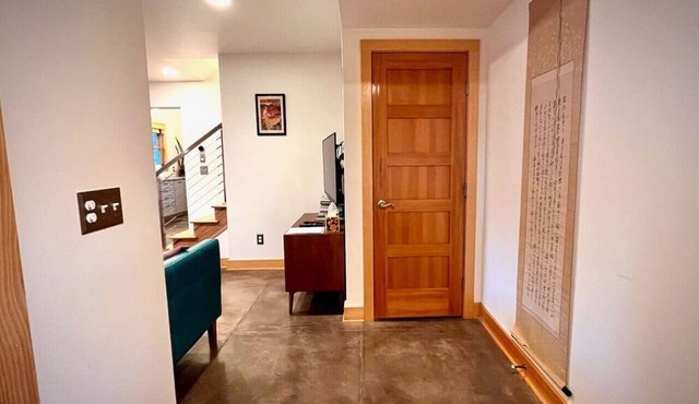 Unique Downtown Cottage - Modern & Peaceful in Flagstaff