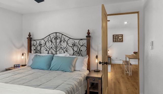 Charming stone cottage "The Stay On The Way" in Flagstaff